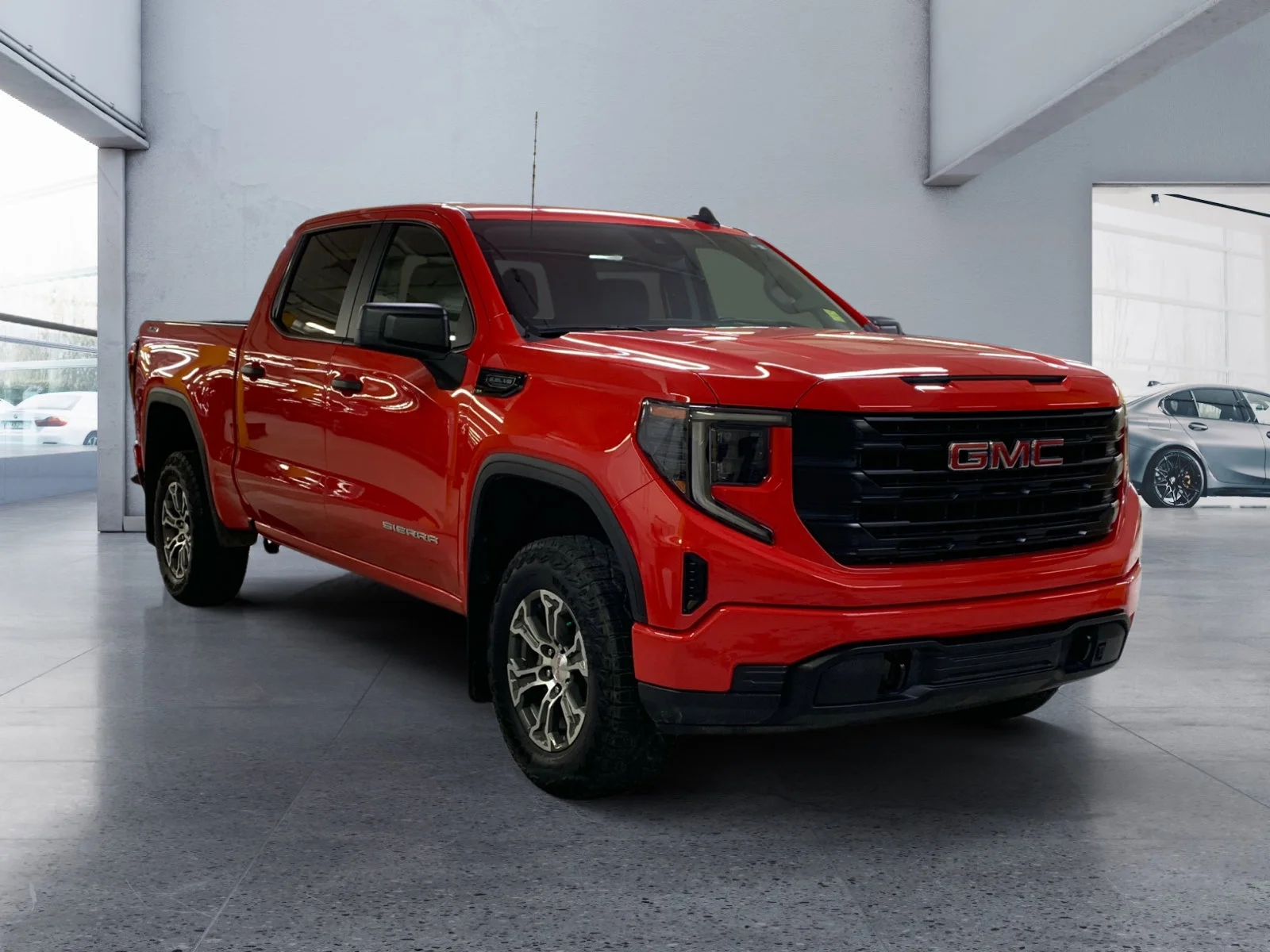 Used 2025 Cardinal Red GMC Pro image 7