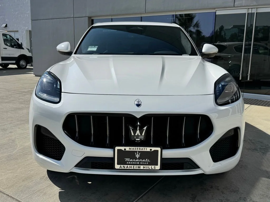 Used 2025 Bianco Maserati Base image 3