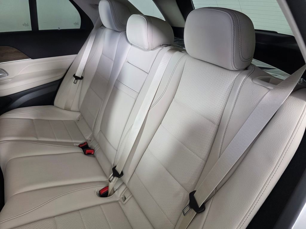 New 2026 Polar White Mercedes-Benz GLE 350 image 45