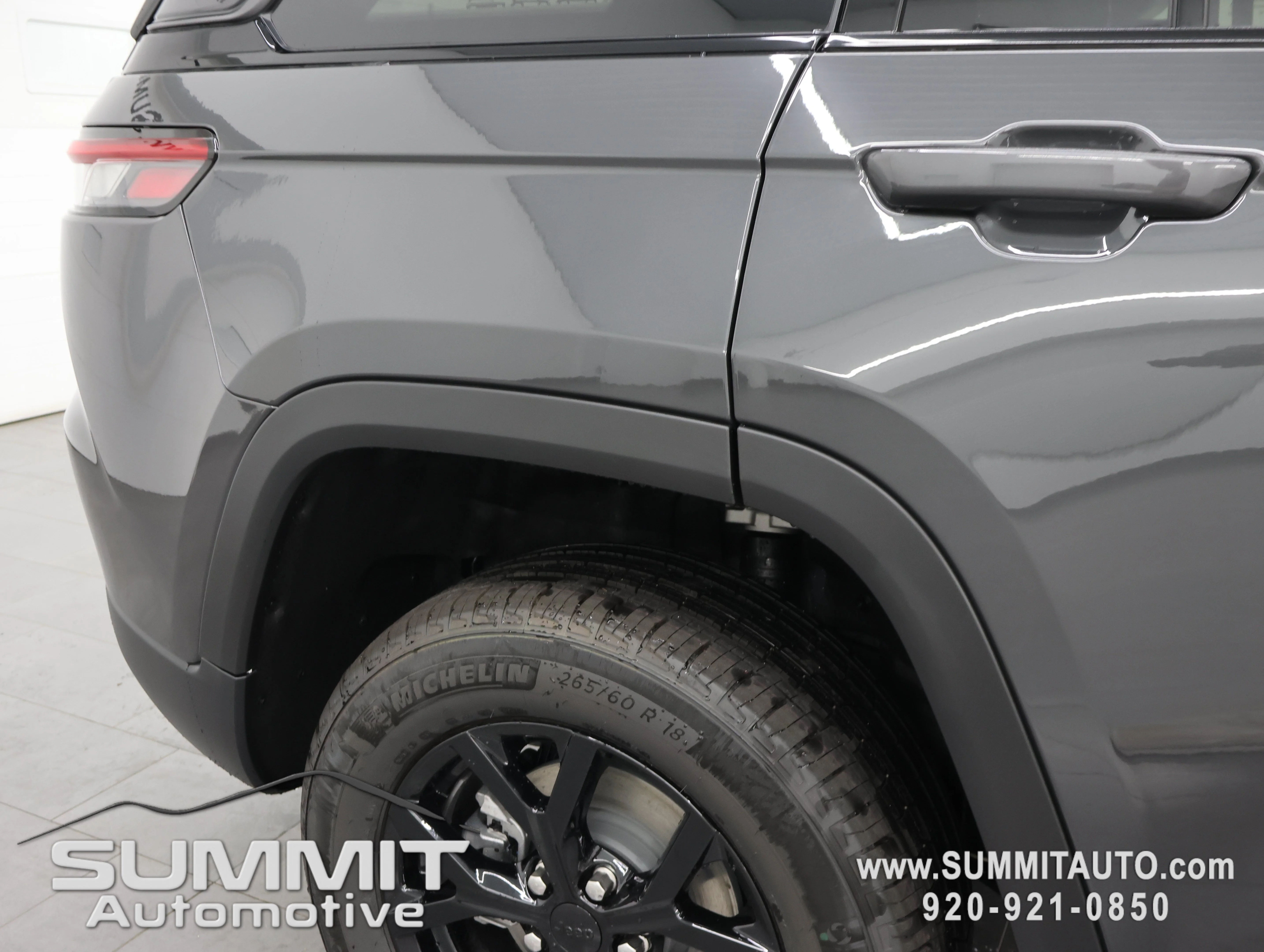 New 2026 Baltic Gray Metallic Clearcoat Jeep Altitude image 27