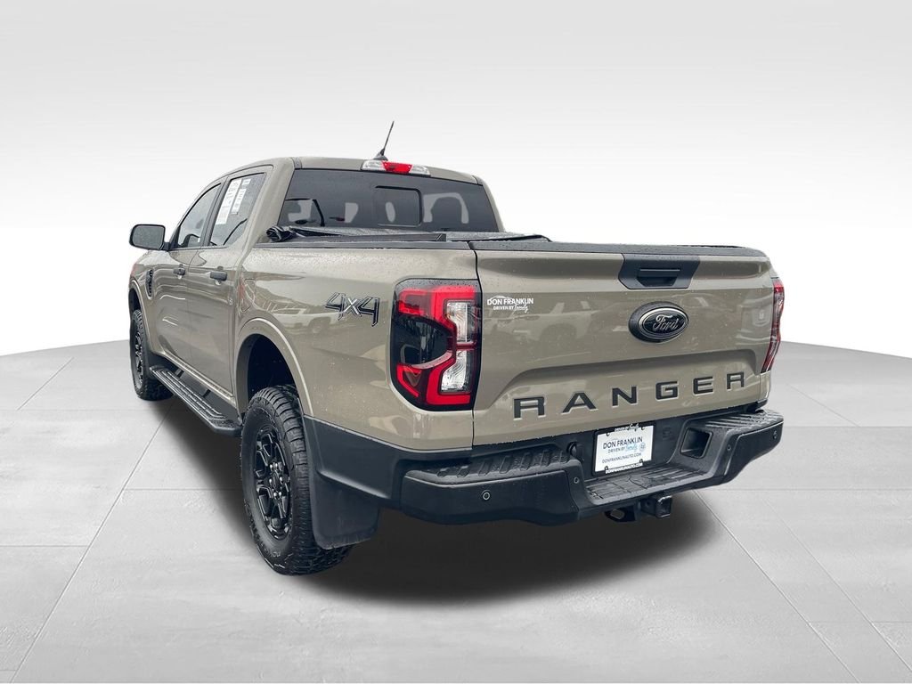 Used 2025 Green Ford XLT image 4