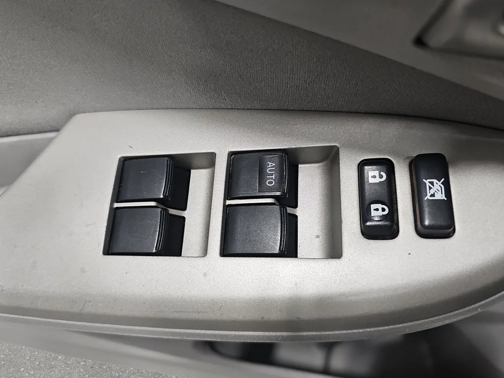 Used 2010 White Toyota LE image 26