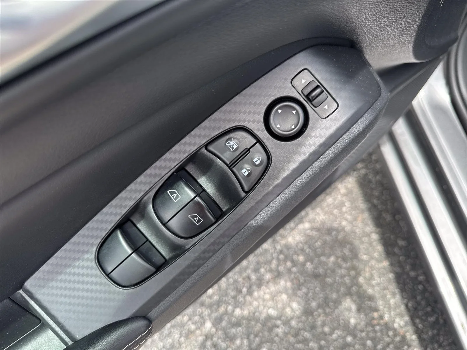 Used 2025 Gun Metallic Nissan SV image 17