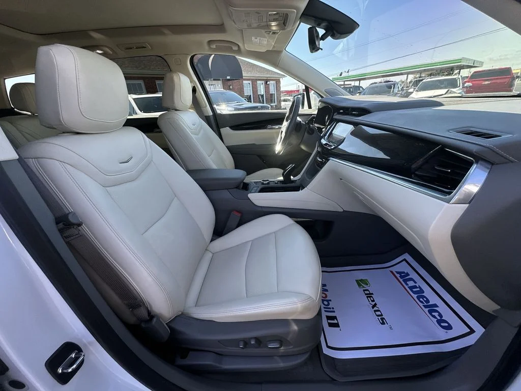Used 2024 White Cadillac Premium Luxury image 26