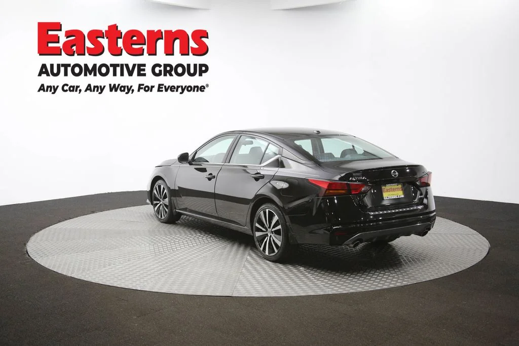Used 2022 Black Nissan 2.5 SR image 61