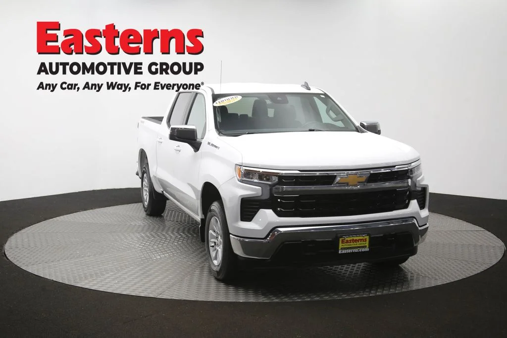 Used 2025 White Chevrolet LT image 52