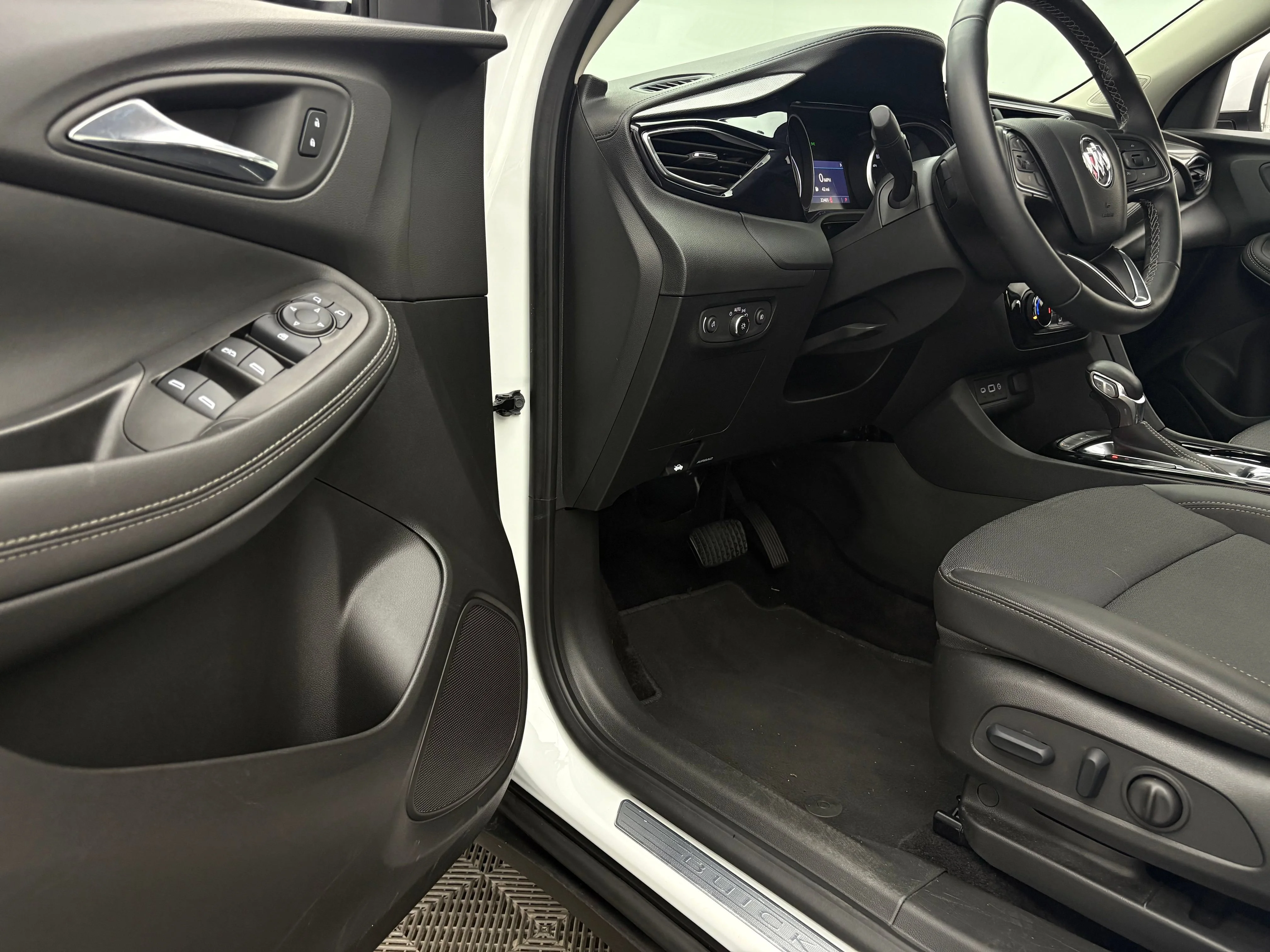 Used 2023 Summit White Buick Preferred image 14