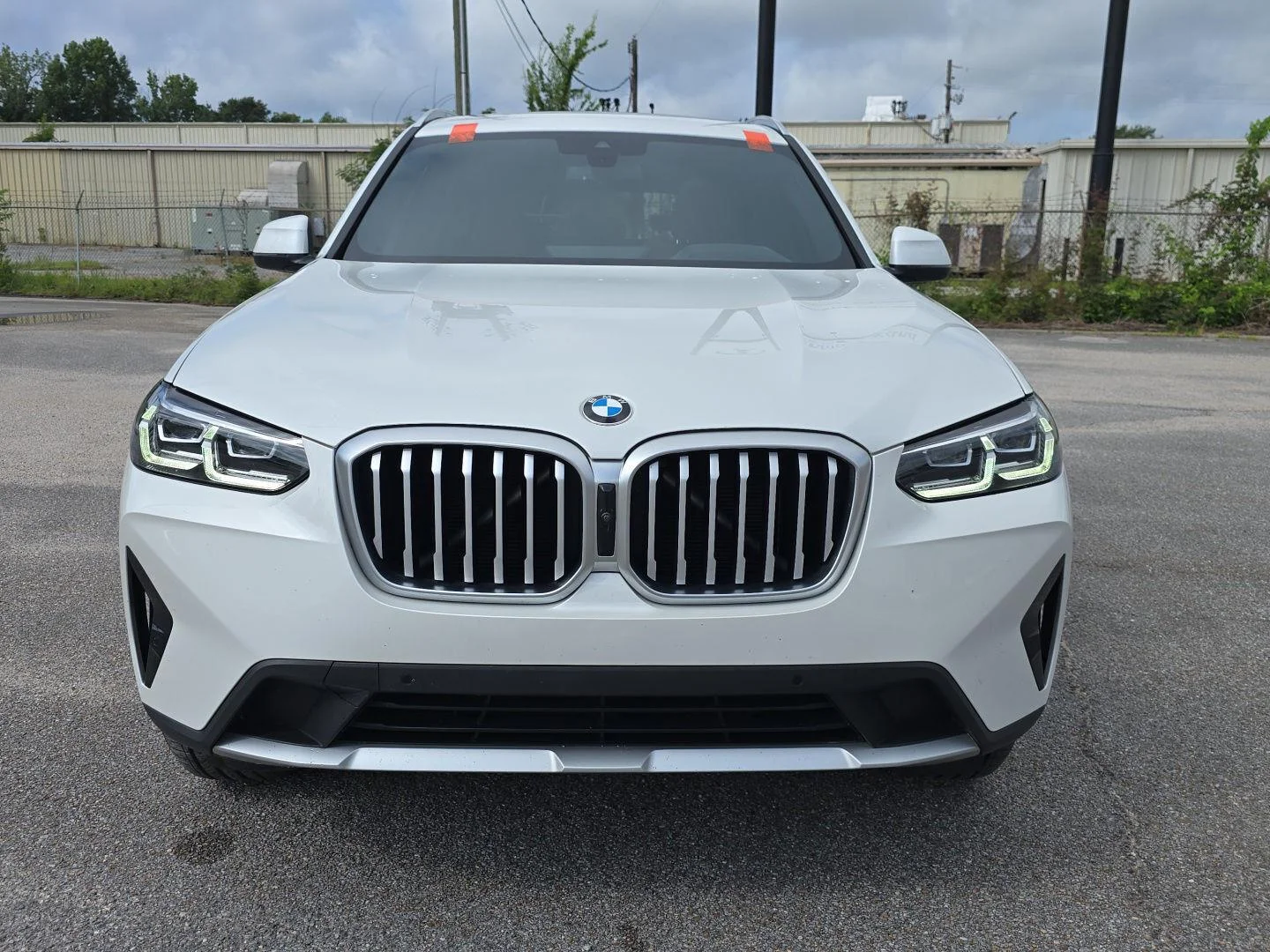 Used 2024 Mineral White Metallic BMW sDrive30i image 11