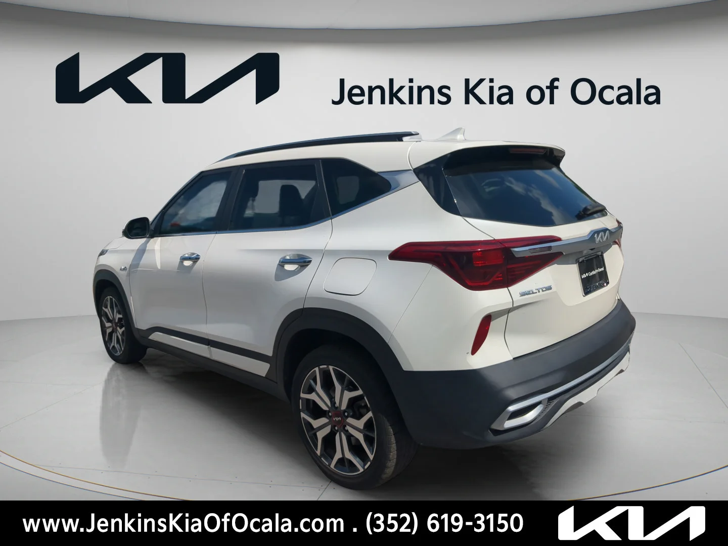 Used 2023 Snow White Pearl Kia SX image 10