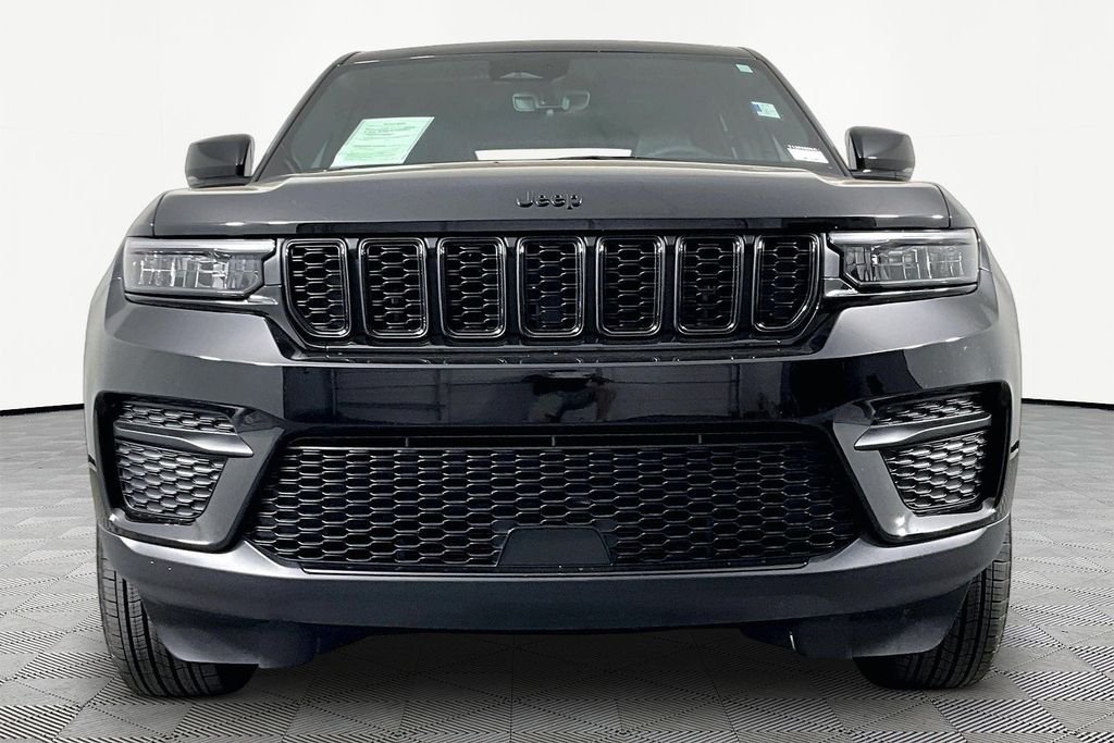 Used 2025 Black Jeep Altitude X image 2
