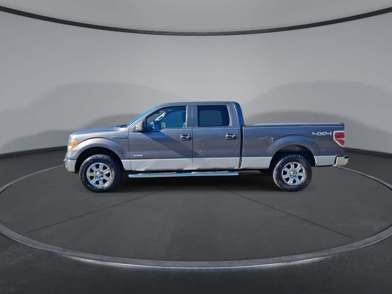 Used 2014 Sterling Gray Metallic/Ingot Silver Metallic Ford XLT image 5