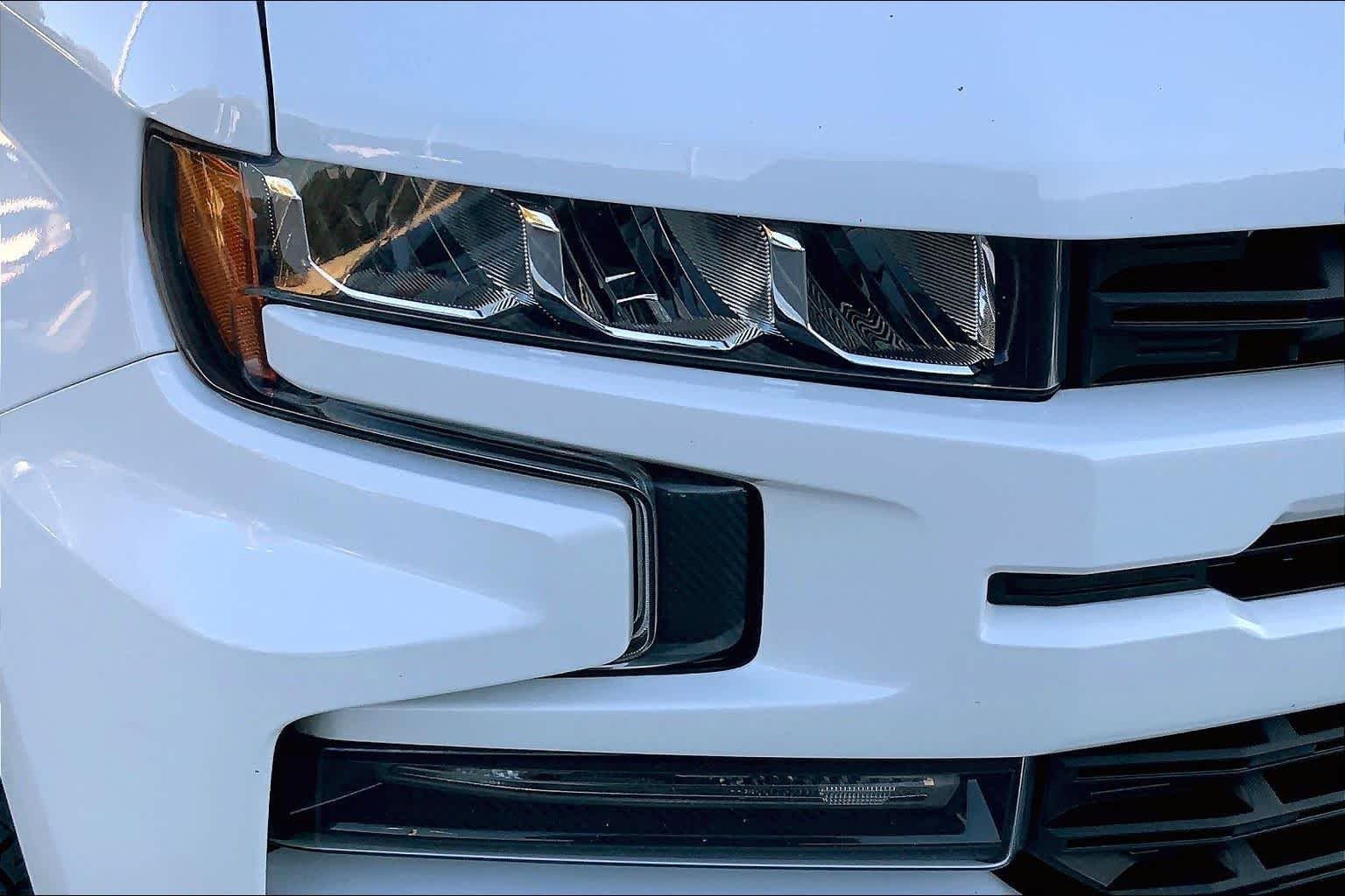 Used 2019 Summit White Chevrolet RST image 23