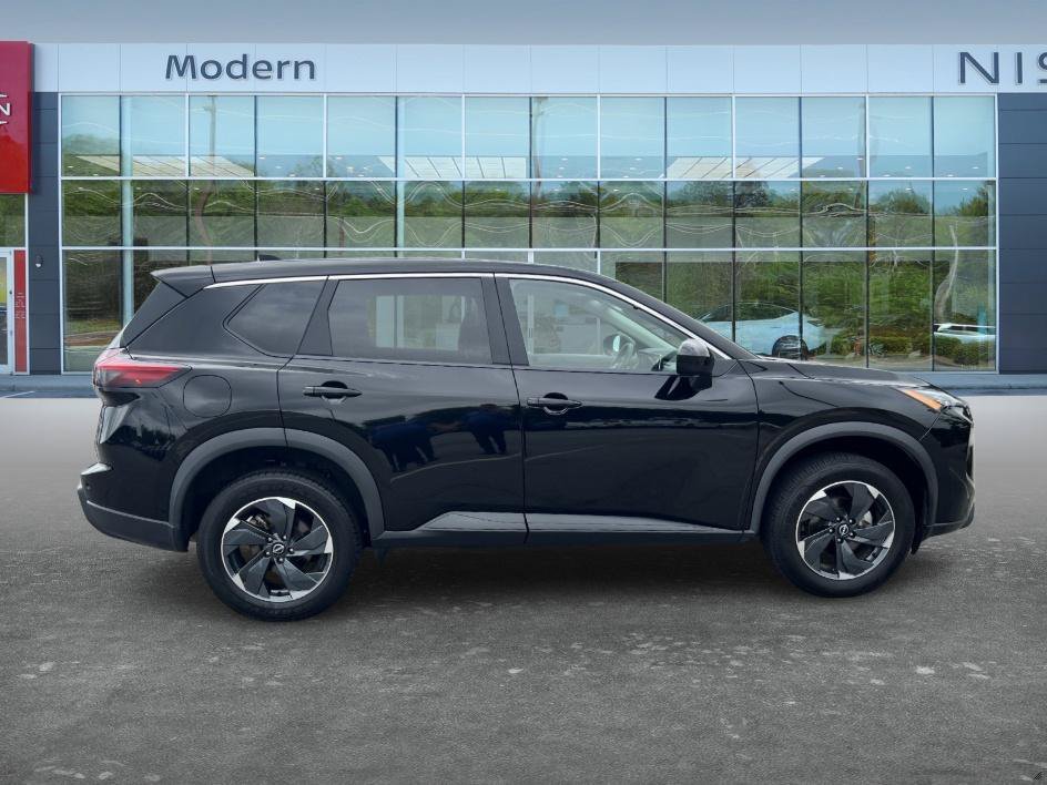 Used 2024 Super Black Nissan SV image 4