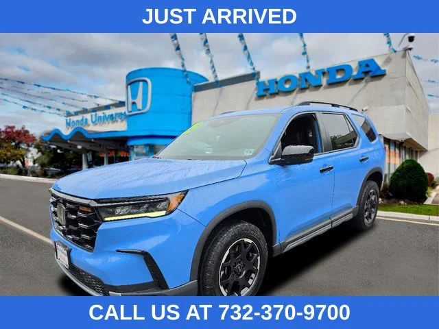 Certified Used 2025 Diffused Sky Pearl Honda TrailSport image 1