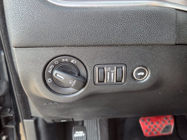 Used 2018 Black Dodge R/T Scat Pack image 29