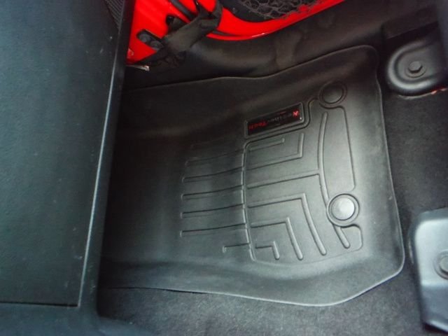 Used 2018 Red Jeep Unlimited Sport image 30