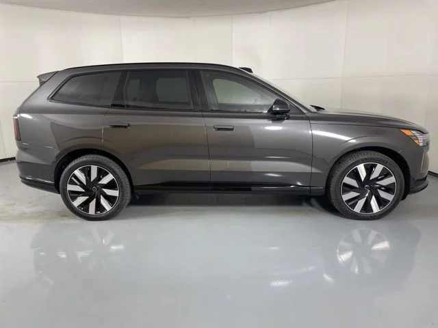 2025 Volvo EX90 Ultra - Photo 9