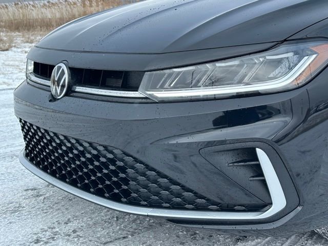 2025 Volkswagen Jetta SE - Photo 8