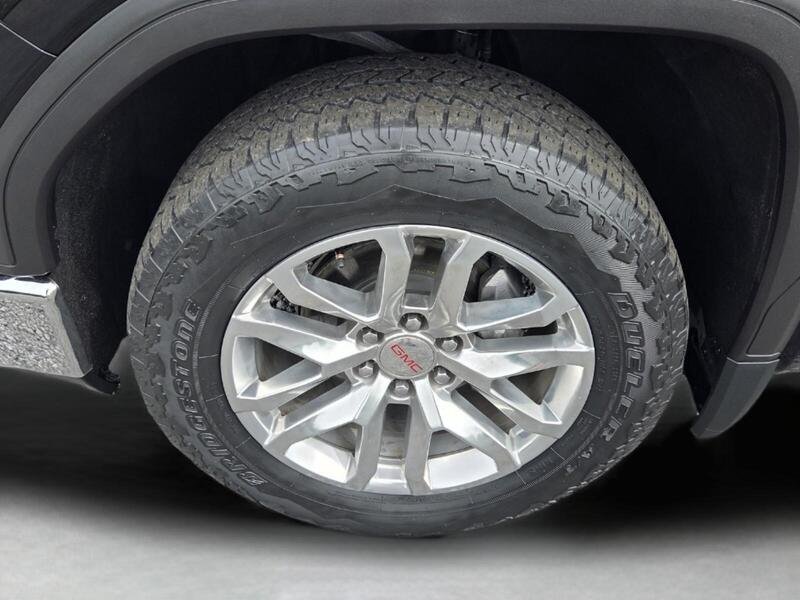 Used 2022 Onyx Black GMC 4WD CREW CAB 147" SLT image 9