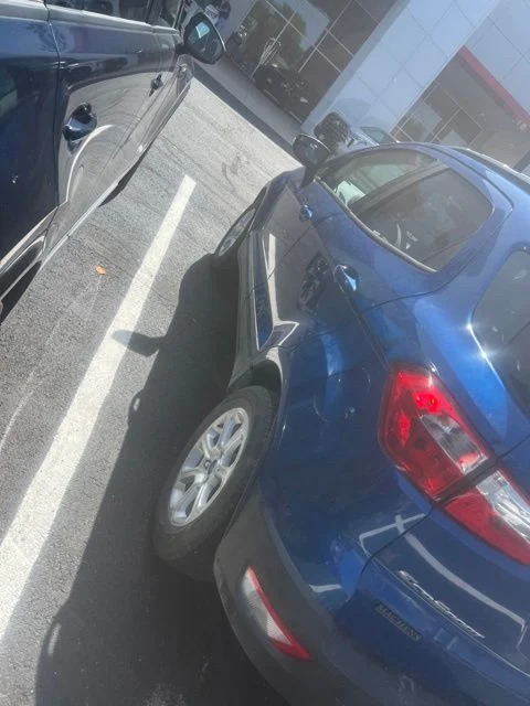 Used 2021 Blue Ford SE image 8