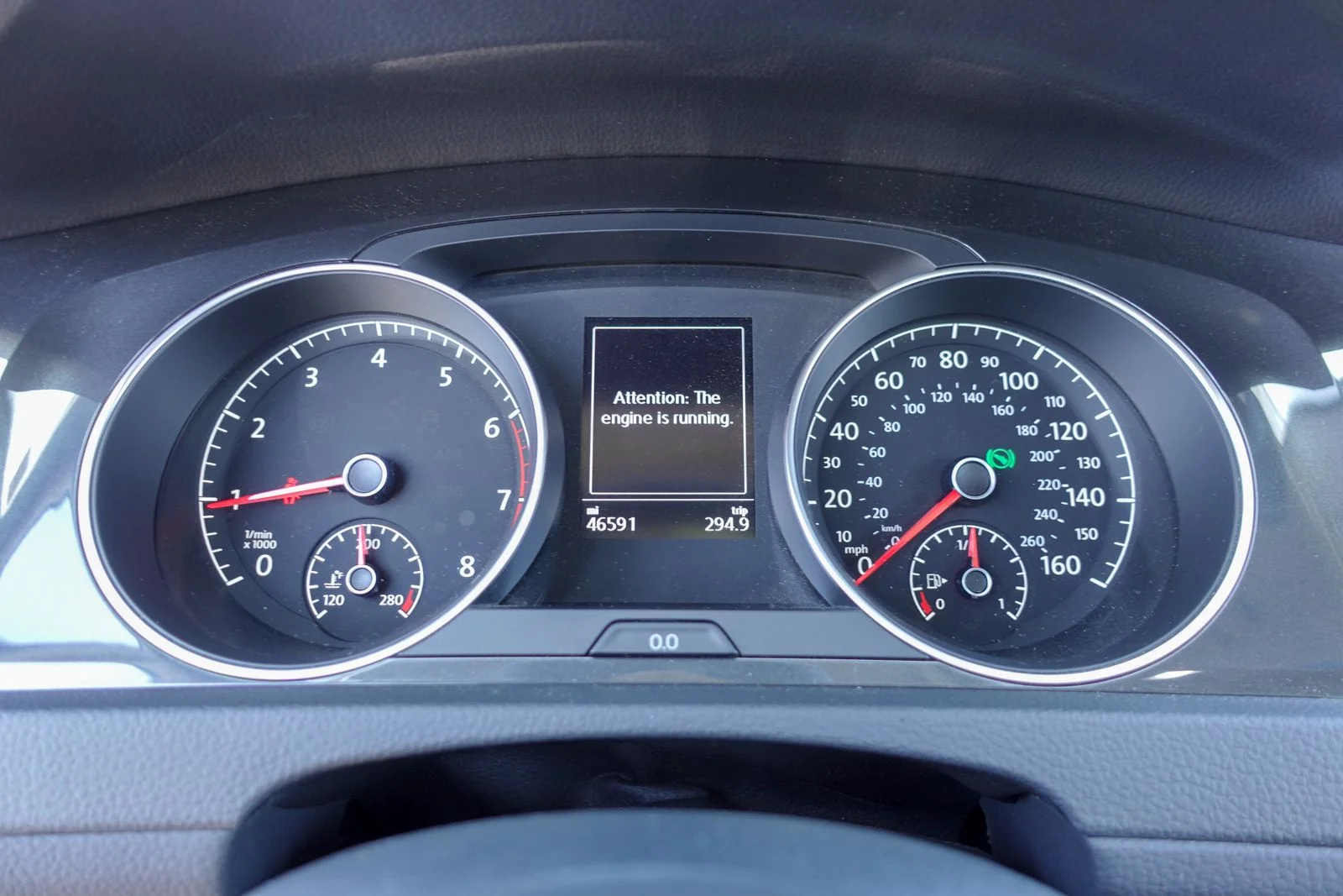 Used 2019 Pure White Volkswagen SE image 18