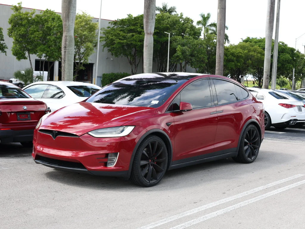 Used 2019 Red Tesla  image 1