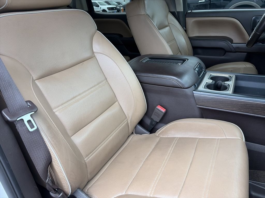 Used 2017 White GMC Denali image 33