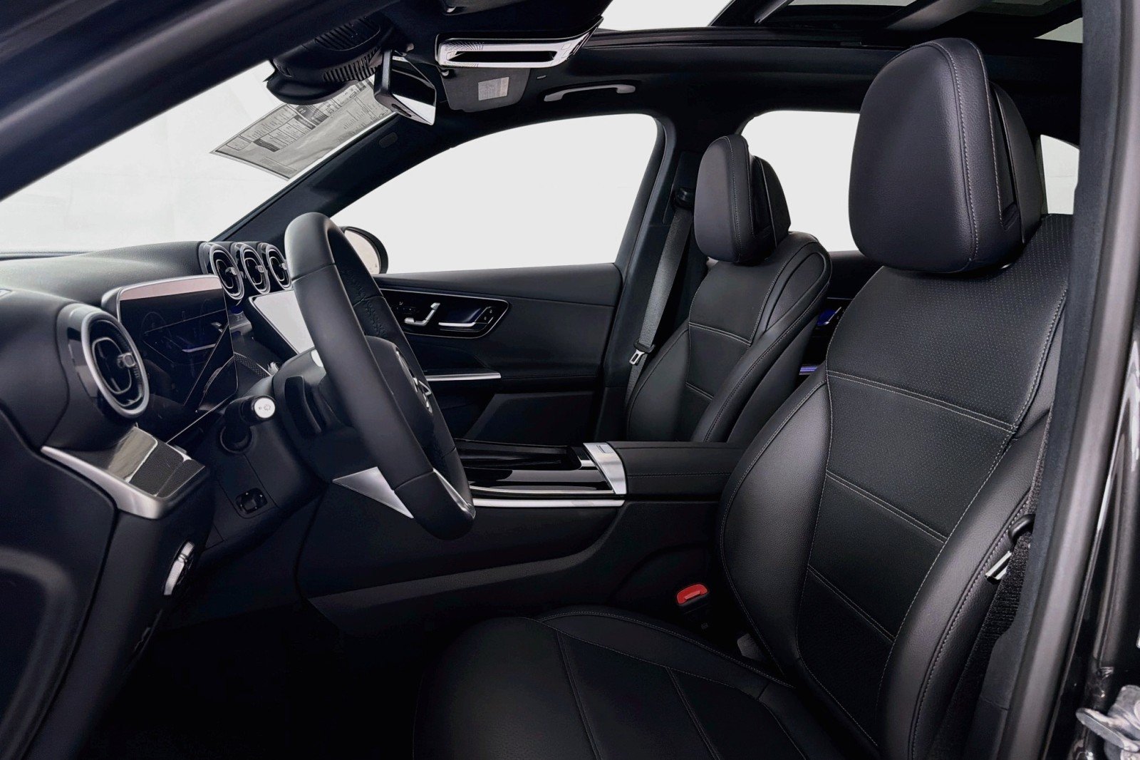 New 2027 Graphite Grey Metallic Mercedes-Benz GLC 300 SUV image 16