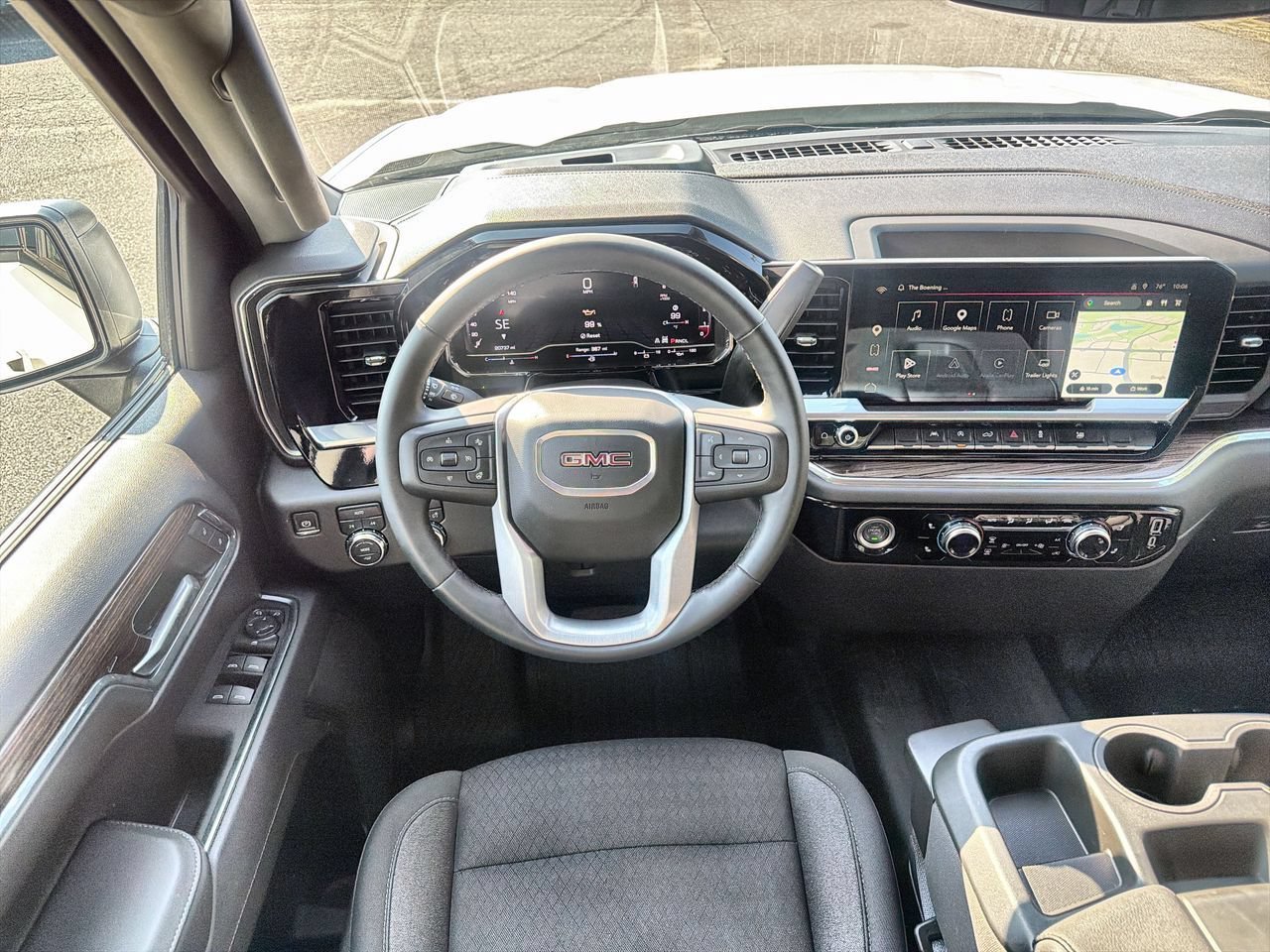 Used 2024 Summit White GMC Elevation image 10