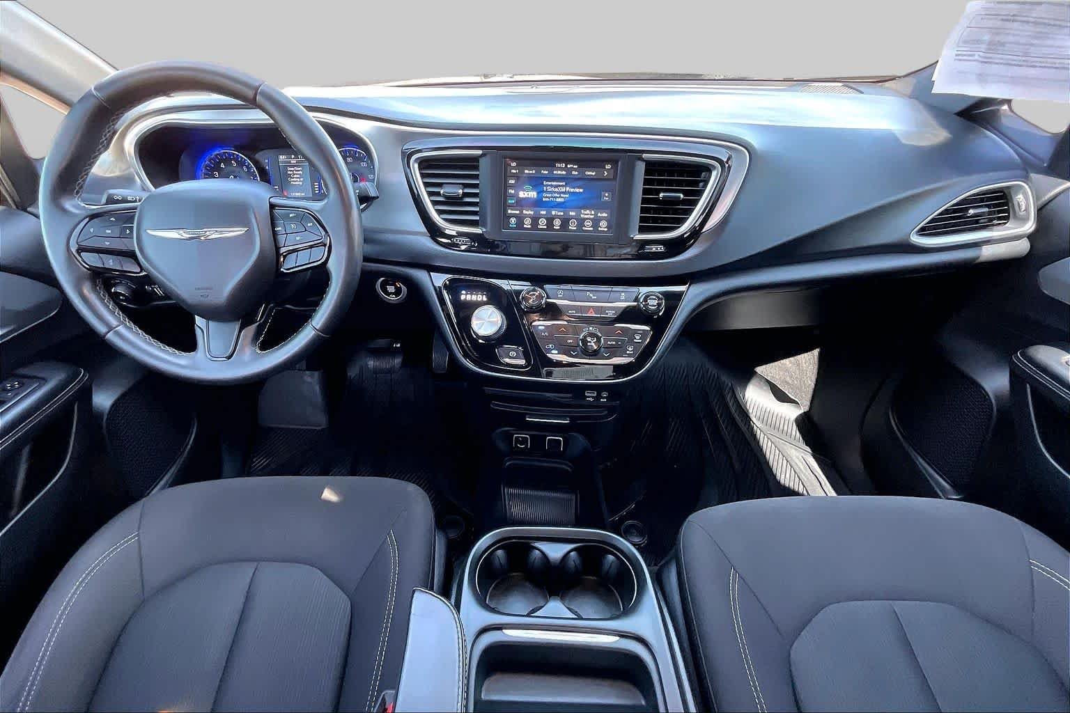 Used 2018 Brilliant Black Crystal Pearlcoat Chrysler Touring Plus image 14