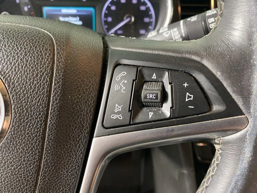 Used 2017 Summit White Buick Essence image 15