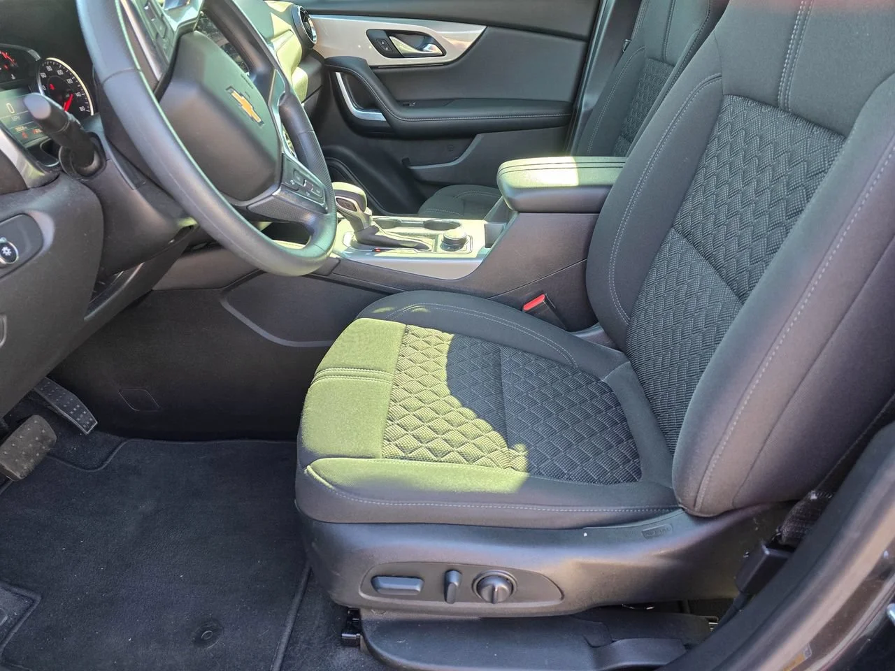 Used 2022 Iron Gray Chevrolet LT w/2LT image 9