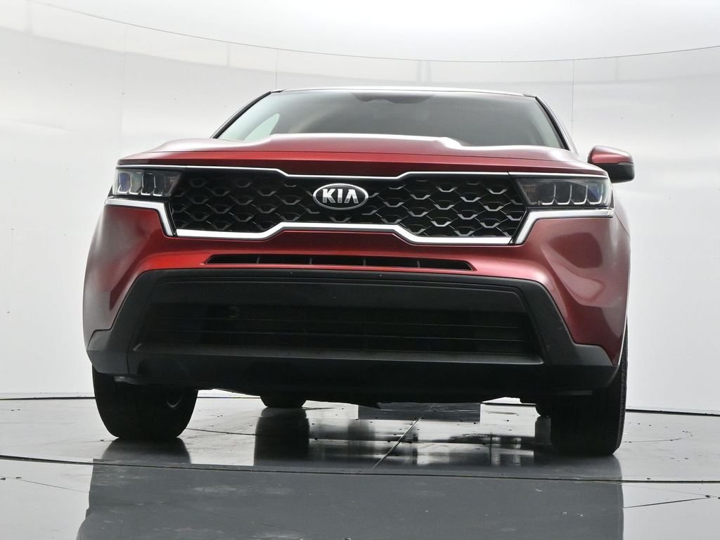 Used 2021 Passion Red Tintcoat Kia LX image 44