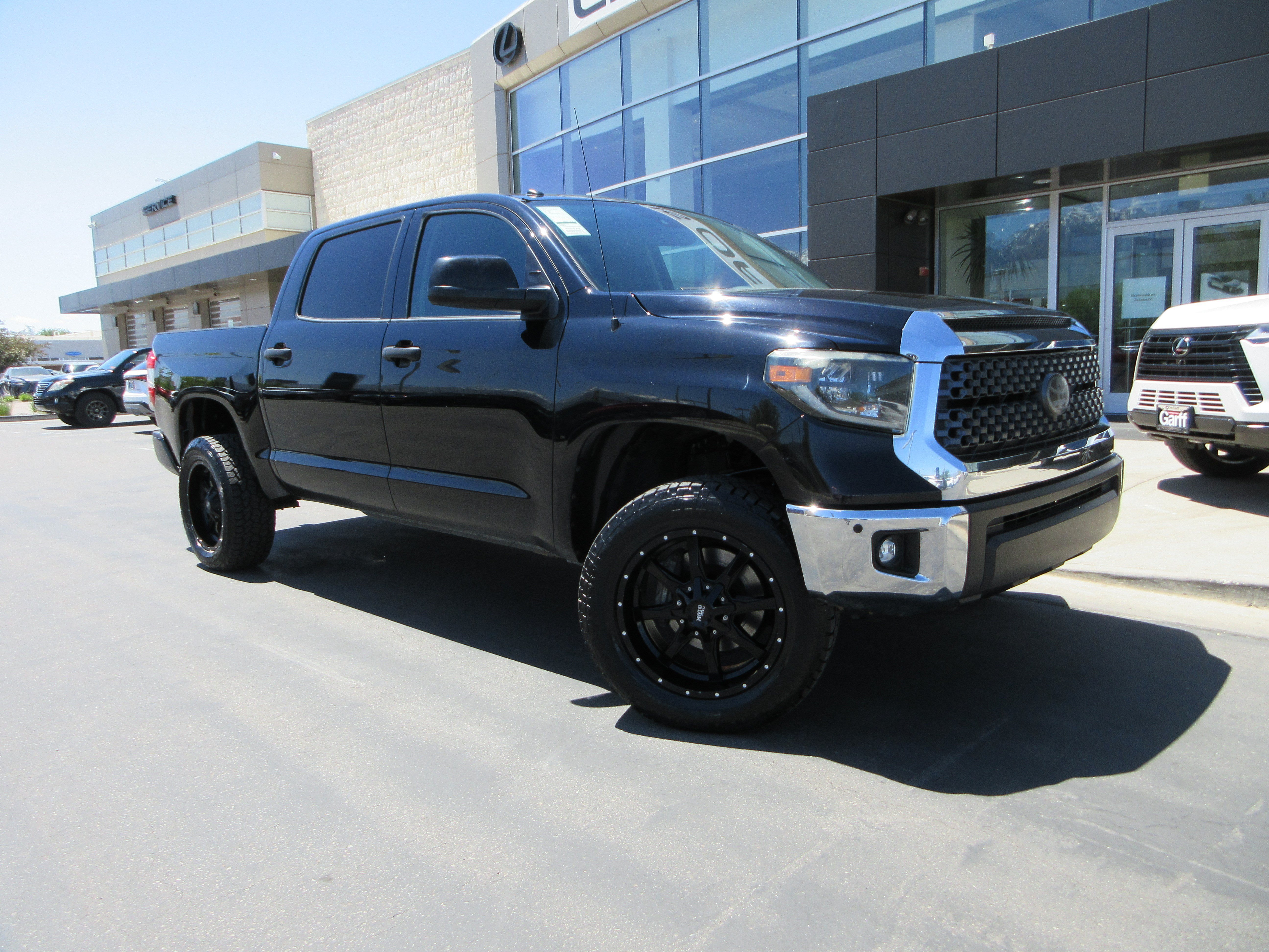 Used 2019 Midnight Black Metallic Toyota SR5 image 13