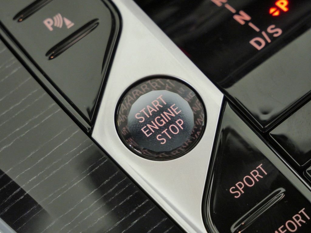 New 2026 Mineral White Metallic BMW xDrive40i image 47