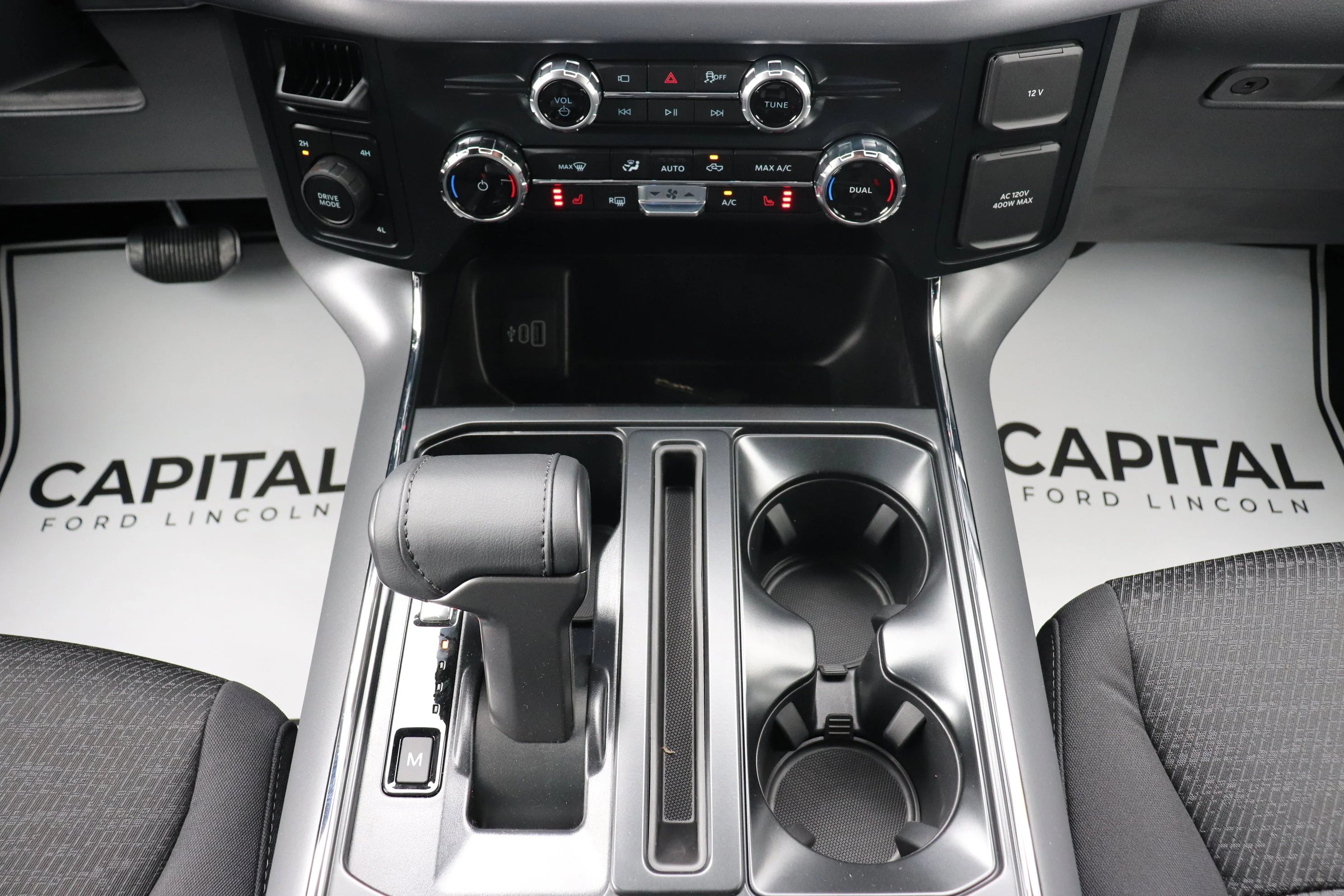 New 2026 CARBONIZED GREY METALLIC Ford XLT image 17