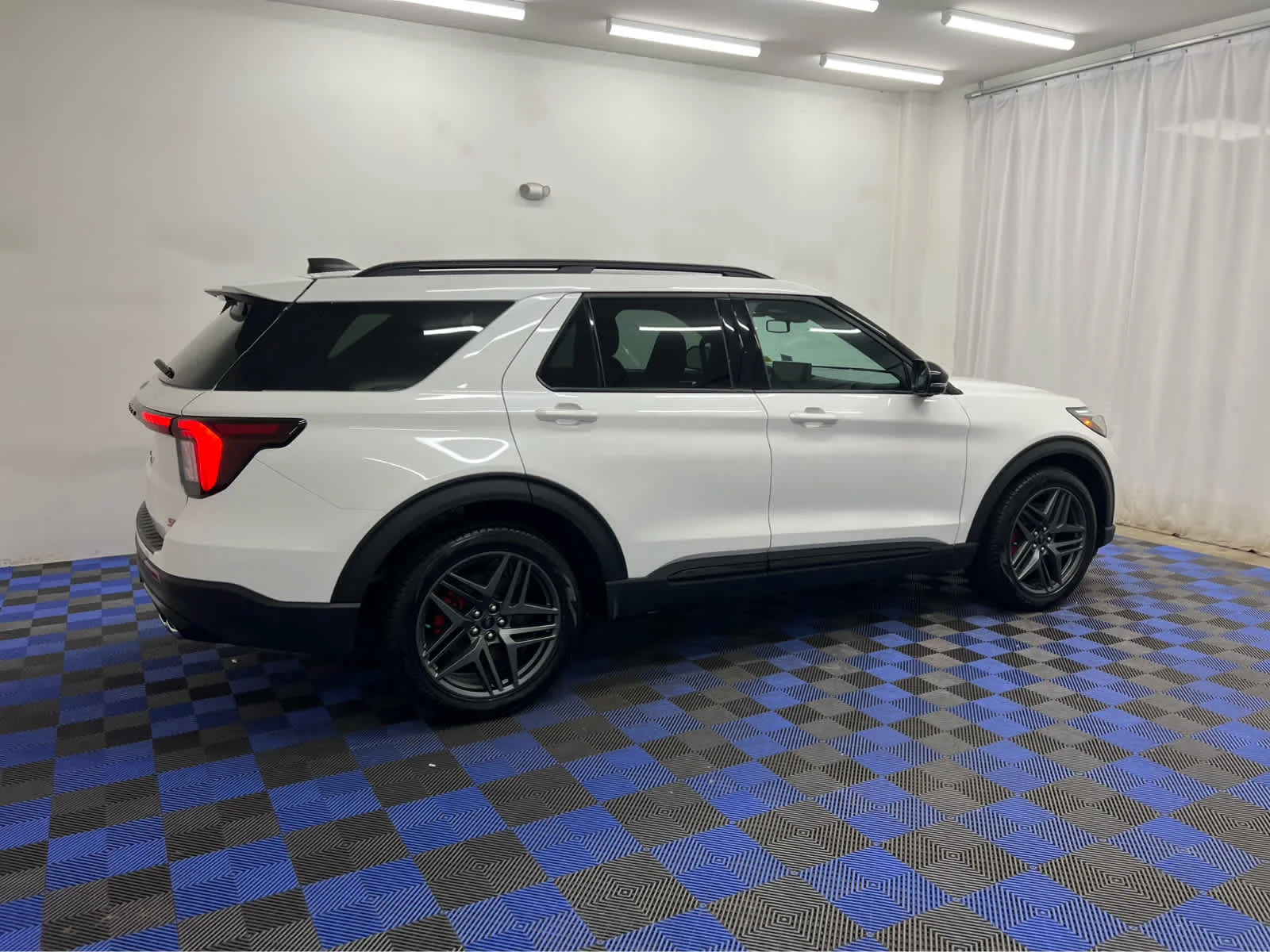 Used 2025 Star White Metallic Tri-Coat Ford ST image 11