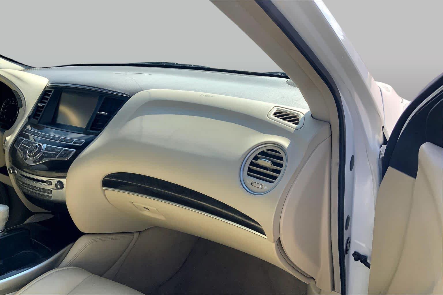 Used 2014 Moonlight White INFINITI  image 15