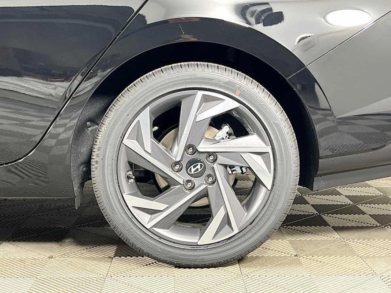 2026 Hyundai Elantra — photo 20