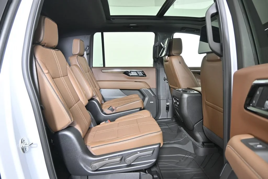 New 2026 Polar White Tricoat Chevrolet High Country image 16