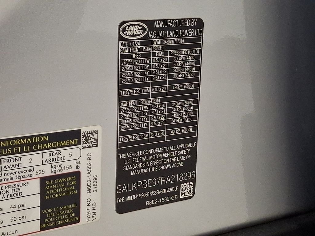 Certified Used 2024 Hakuba Silver Metallic Land Rover SE image 30