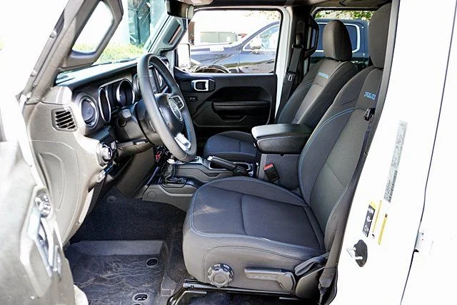 Used 2023 White Jeep Rubicon 4xe image 15