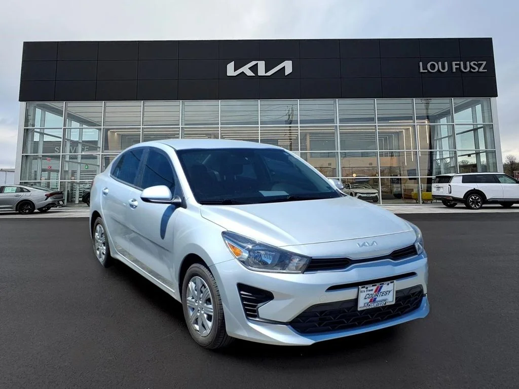 2023 Kia Rio S iVT's photo