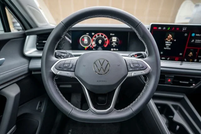 New 2026 White/off-white Volkswagen 2.0T SE image 14