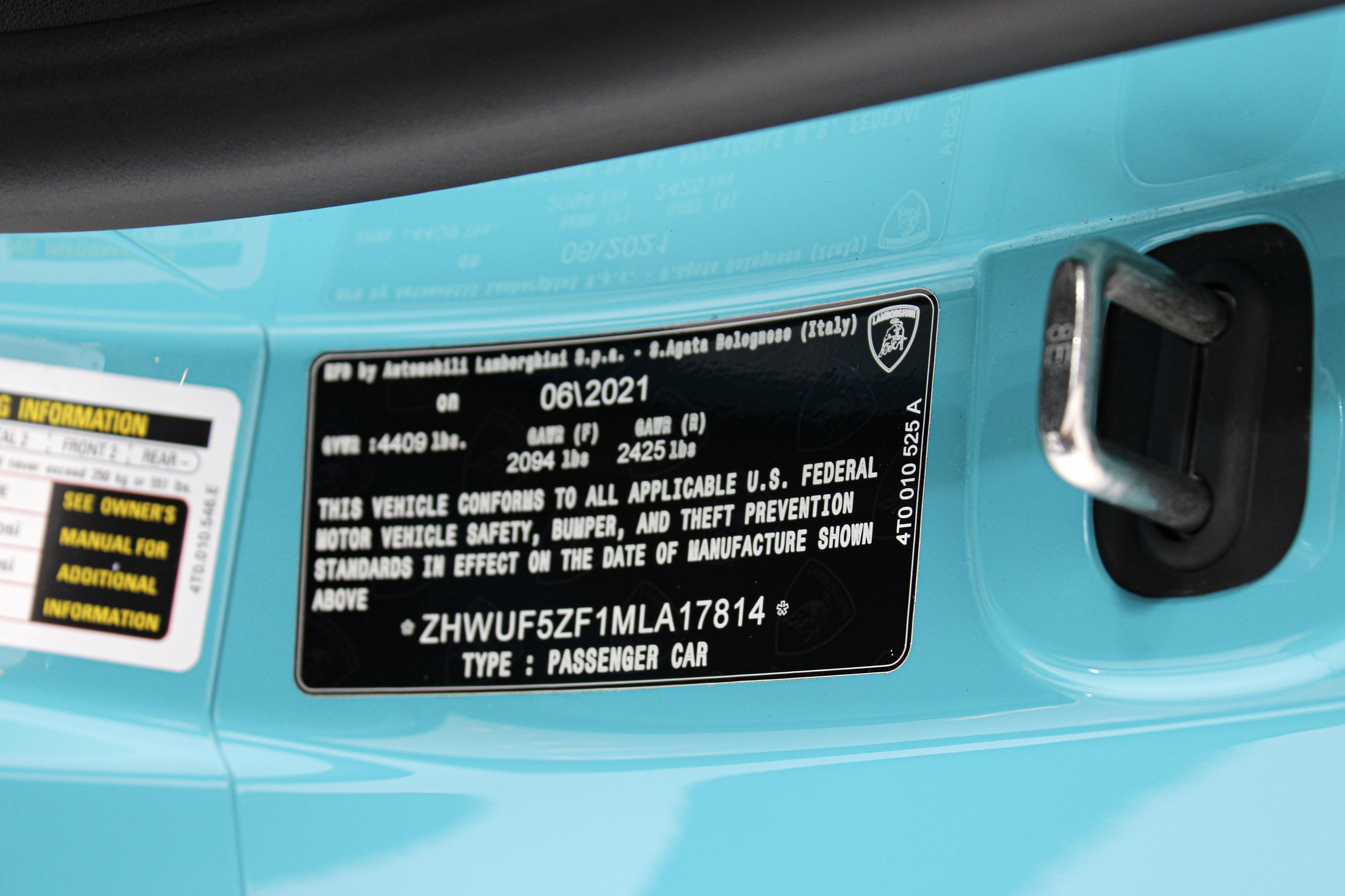 Used 2021 Blue Lamborghini  image 30