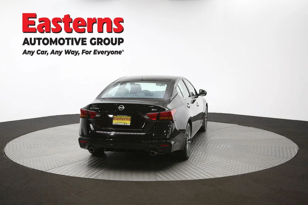 Used 2023 Black Nissan 2.5 SV image 37