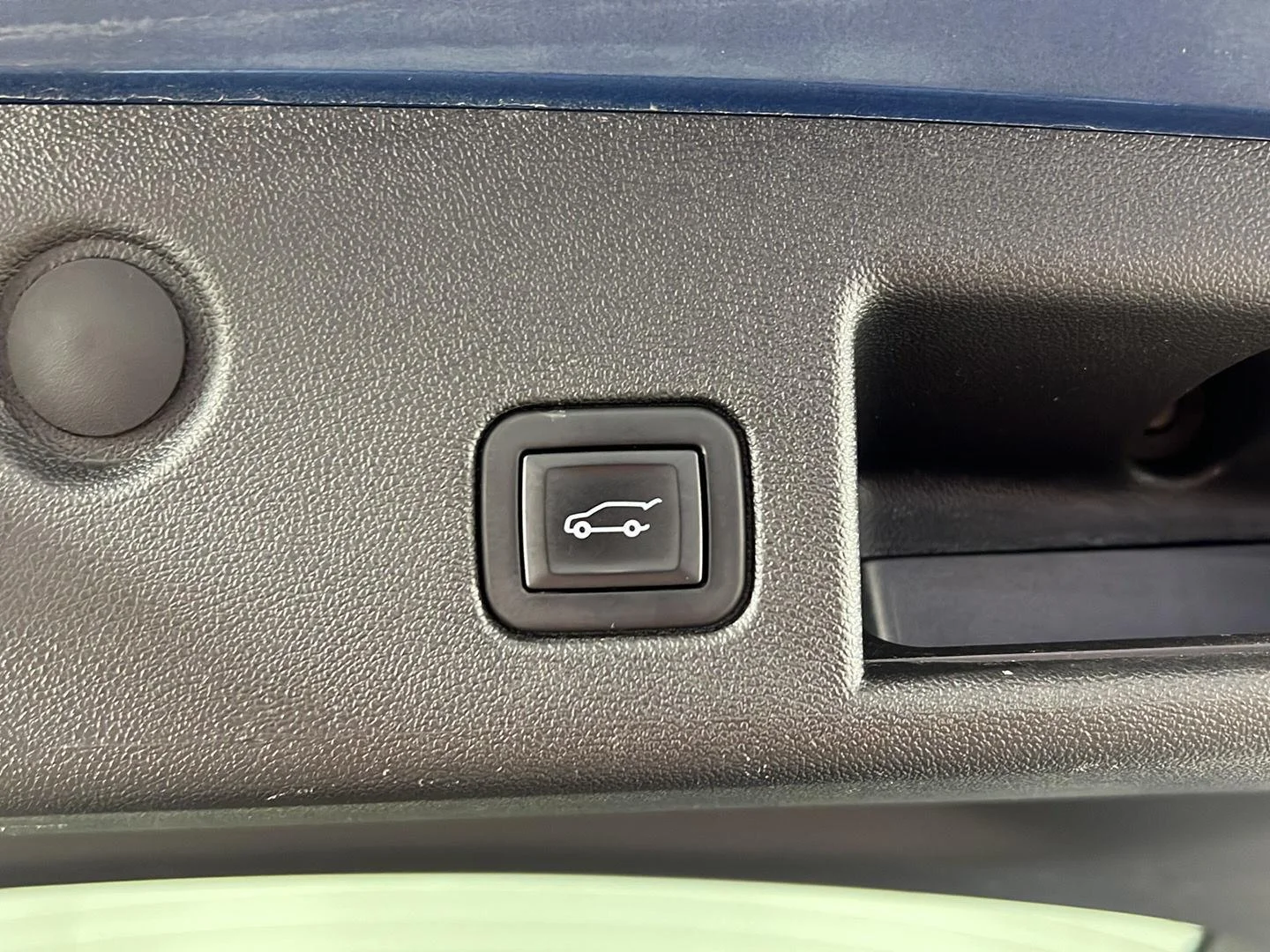 Used 2024 Lakeshore Blue Metallic Chevrolet LT image 29