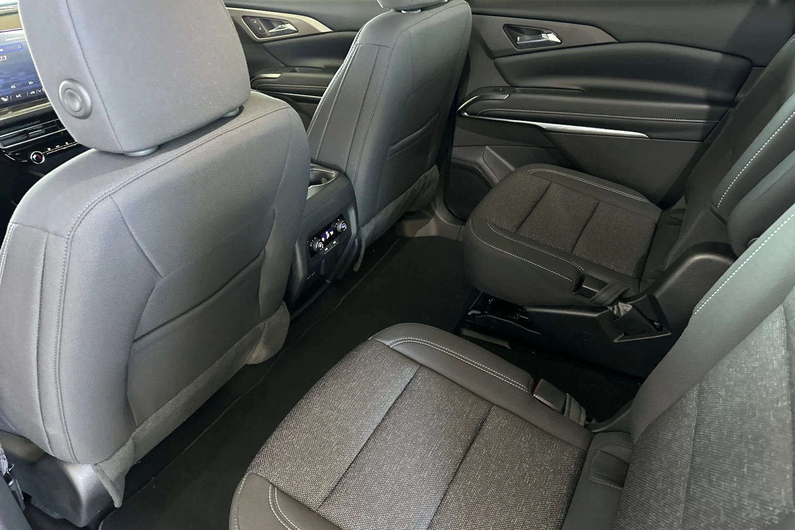 New 2027 Mosaic Black Metallic Chevrolet LT image 12