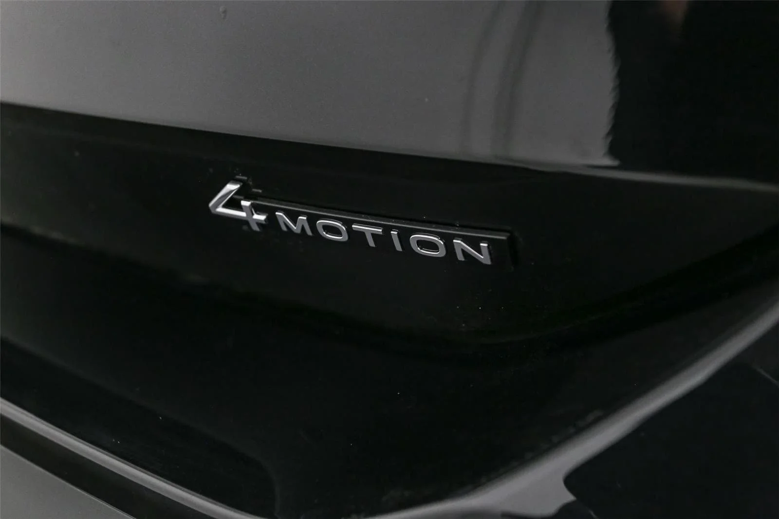 New 2026 Deep Black Pearl Volkswagen SE image 11