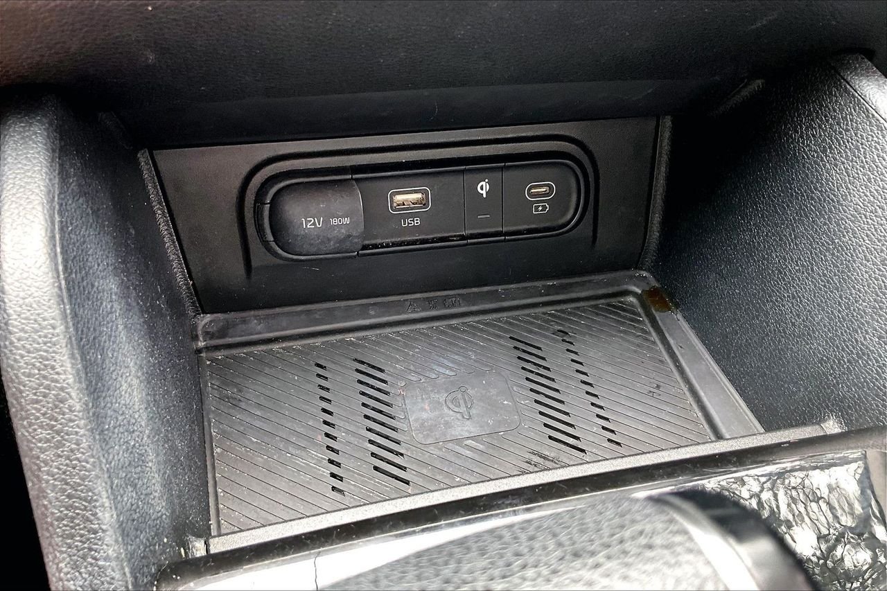 Used 2023 Black Kia X-Line image 26